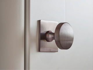 Hastings 38mm Knob on Backplate