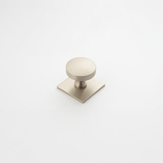 Hastings 38mm Knob on Backplate - Satin Nickel
